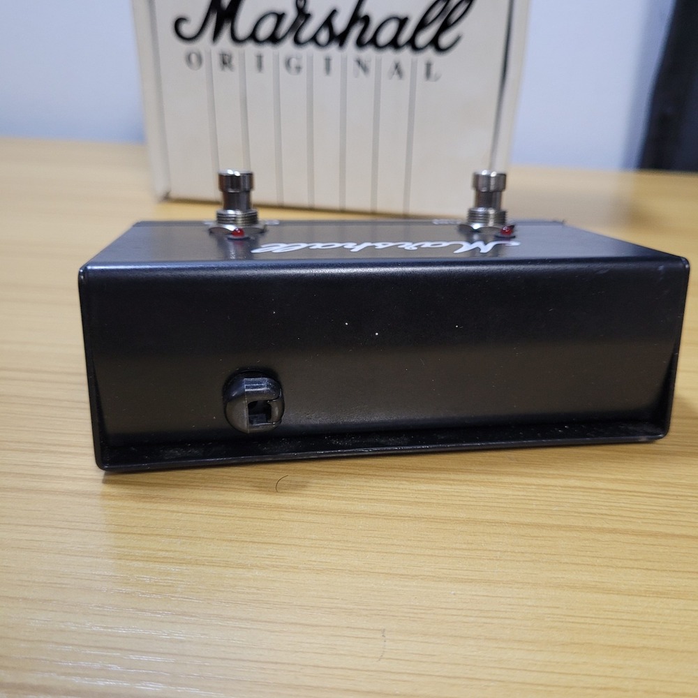 Open Box Marshall P803 2-Way Footswitch No Cable - Picture 4 of 5